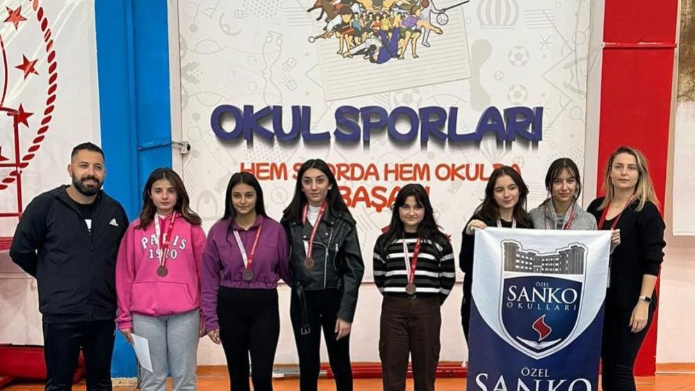 SANKO Okulları öğrencilerinin eskrim başarısı